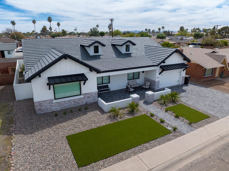 The Palmly | With a Heated Pool, Hot tub, Fire Pit, Close to Old Town! - Scottsdale, Arizona
