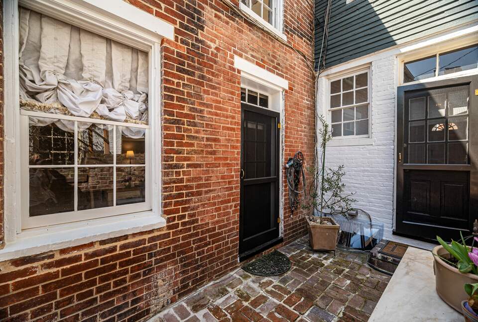 Historic 1808 Alexandria Home - Alexandria, Virginia