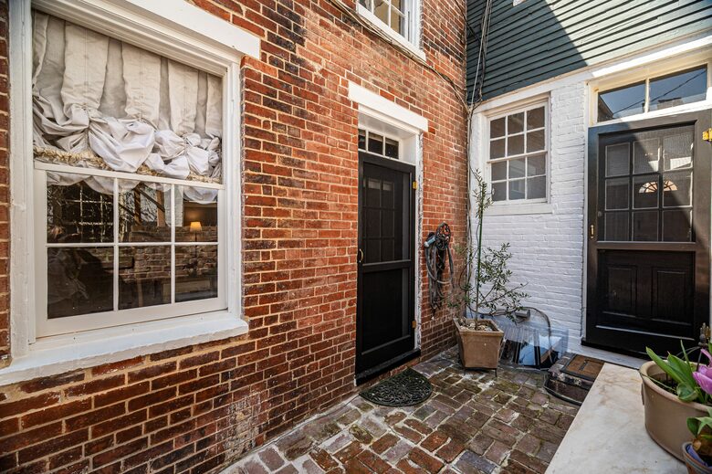 Historic 1808 Alexandria Home - Alexandria, Virginia