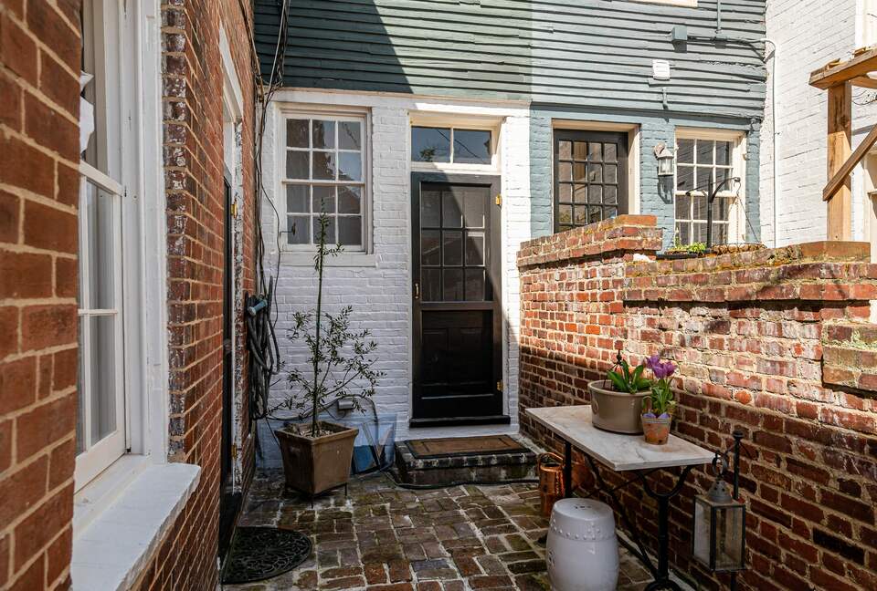 Historic 1808 Alexandria Home - Alexandria, Virginia