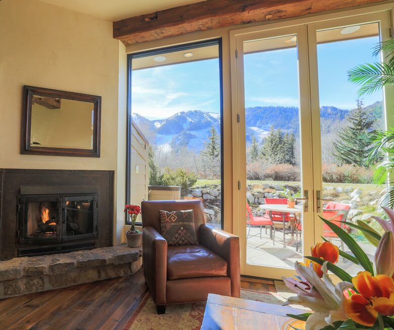Aspen 3-Bedroom Escape with Panoramic Views - Aspen, Colorado