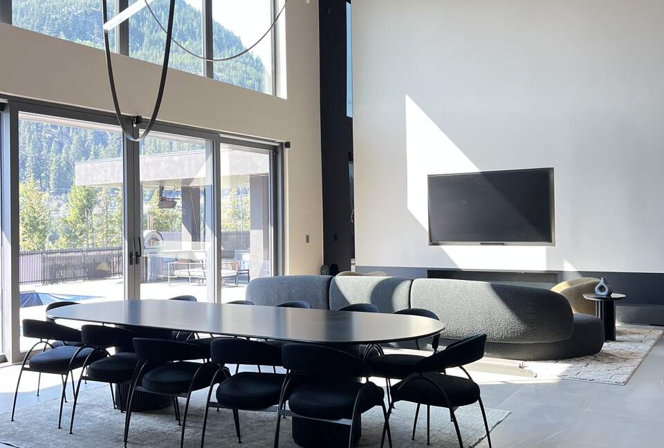 Contemporary Mountain Getaway - Whistler, Canada