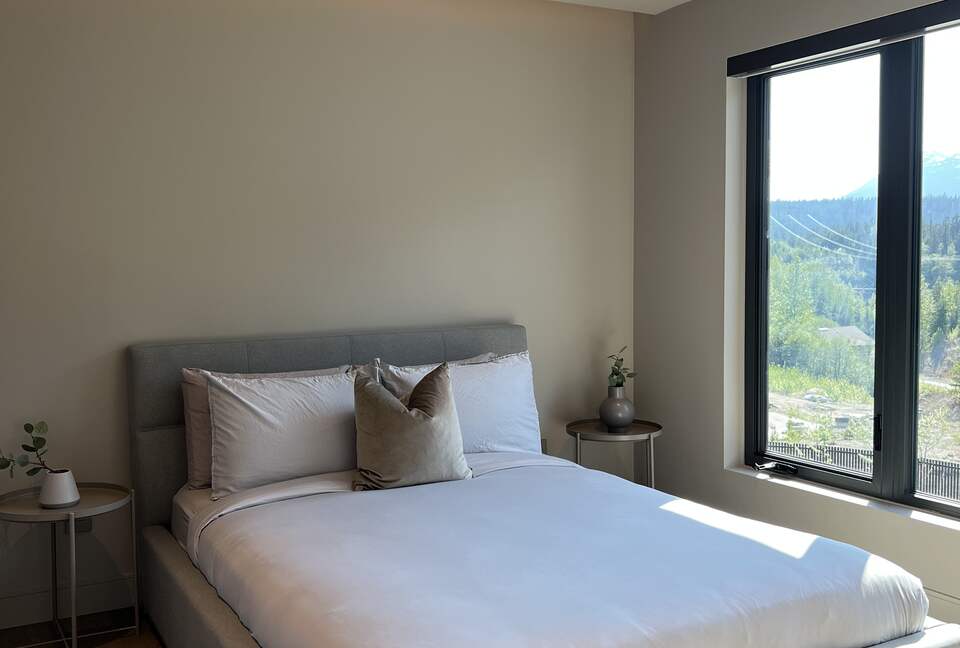 Contemporary Mountain Getaway - Whistler, Canada