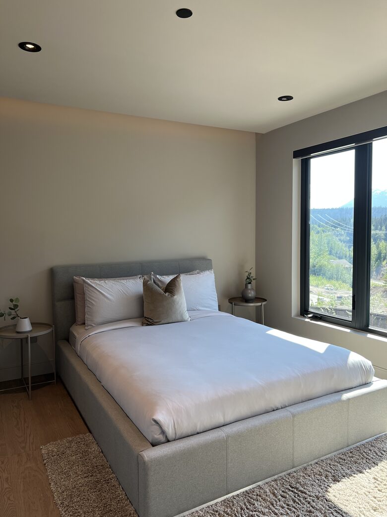 Contemporary Mountain Getaway - Whistler, Canada