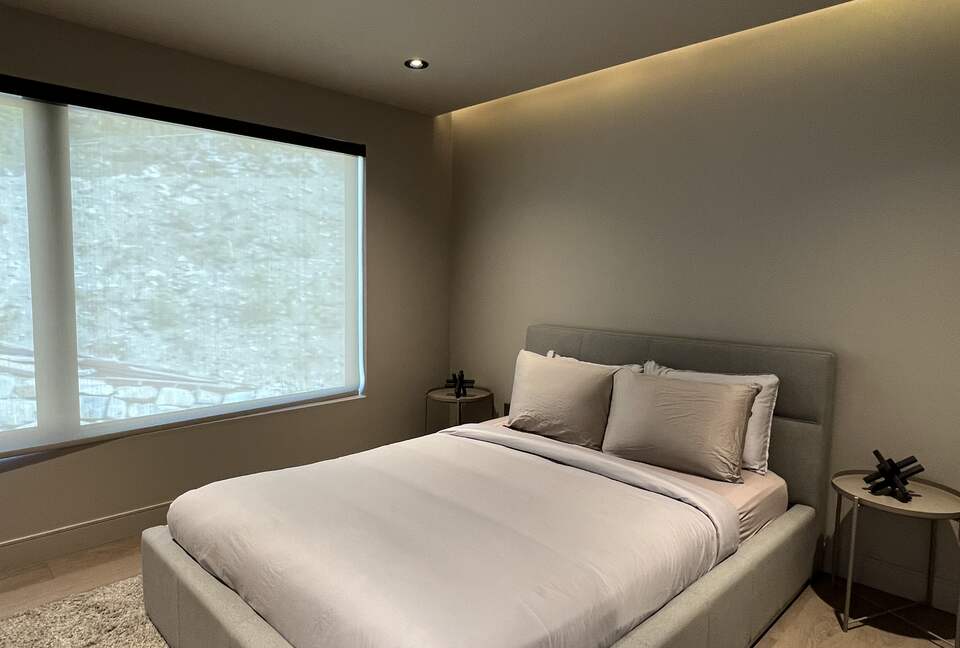 Contemporary Mountain Getaway - Whistler, Canada