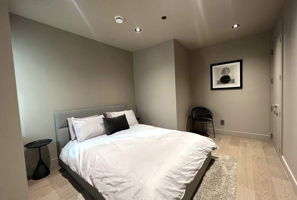 Contemporary Mountain Getaway - Whistler, Canada