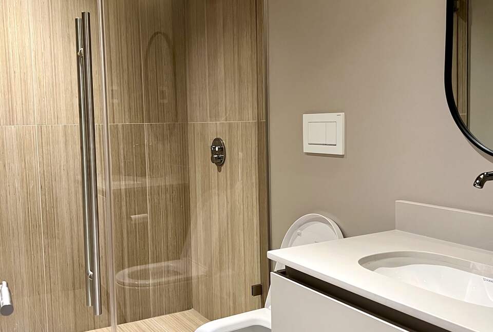 Contemporary Mountain Getaway - Whistler, Canada