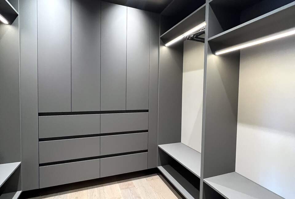 Contemporary Mountain Getaway - Whistler, Canada