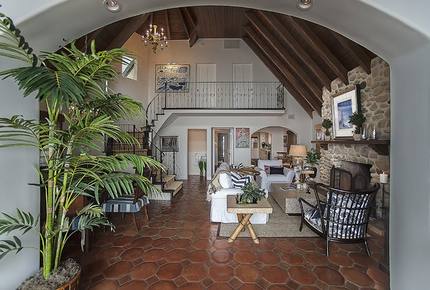 Malibu Beach Bungalow - Malibu, California