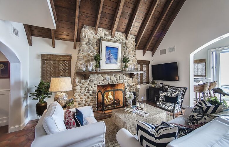 Malibu Beach Bungalow - Malibu, California