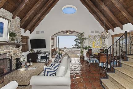 Malibu Beach Bungalow - Malibu, California
