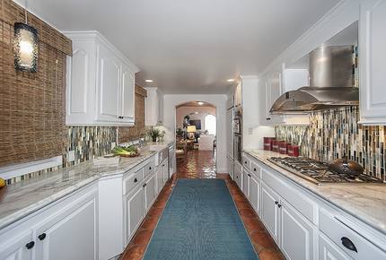 Malibu Beach Bungalow - Malibu, California