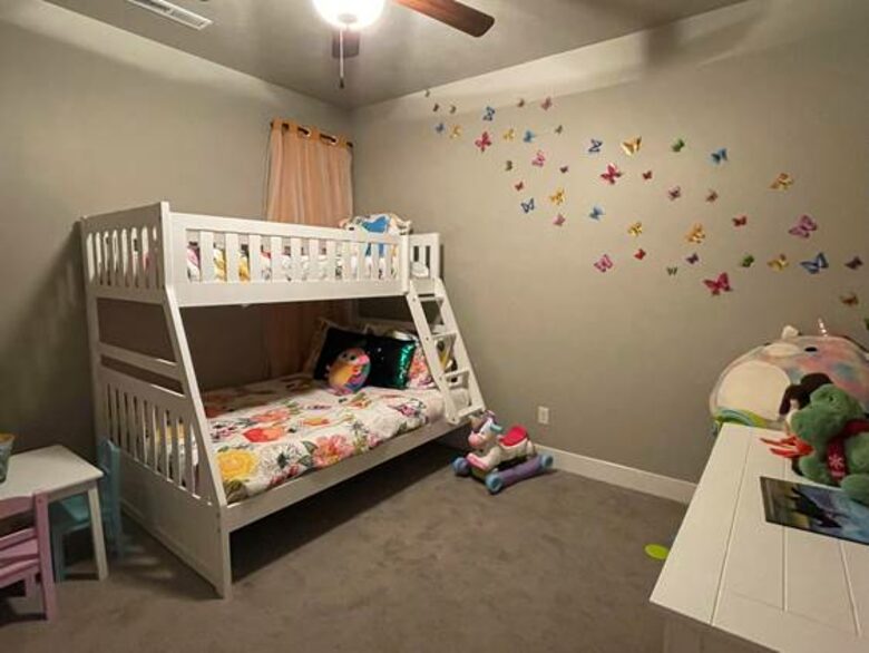 "Butterfly Retreat" Twin over Full, Ensuite Bath, Basement