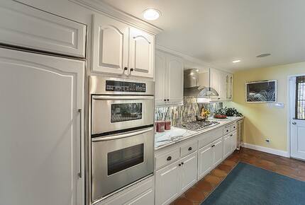 Malibu Beach Bungalow - Malibu, California