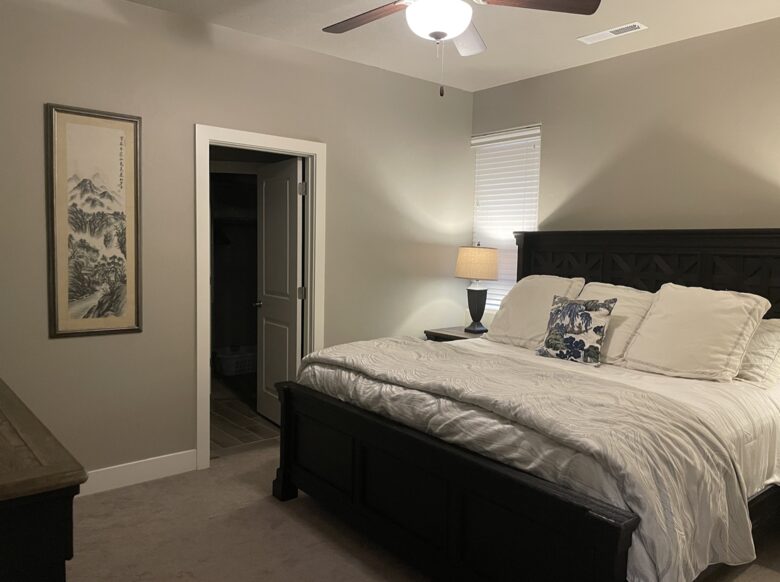 "Bamboo Zen" King Bedroom, Ensuite, Basement