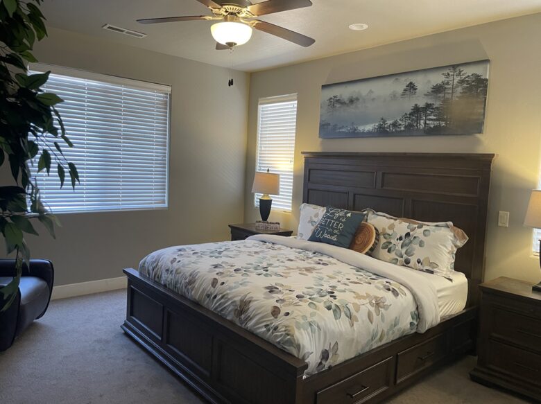 "Forest Glade" Master Bedroom, King Bed, Ensuite Bath, Main Floor