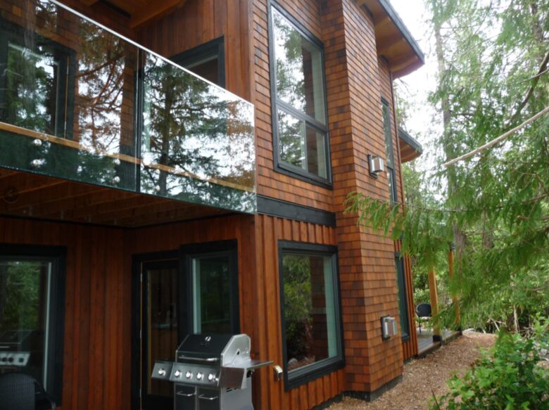 Jensen’s Bay Waterfront Wonderland - Tofino, Canada