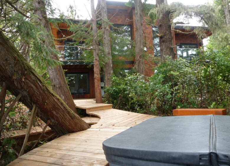 Jensen’s Bay Waterfront Wonderland - Tofino, Canada