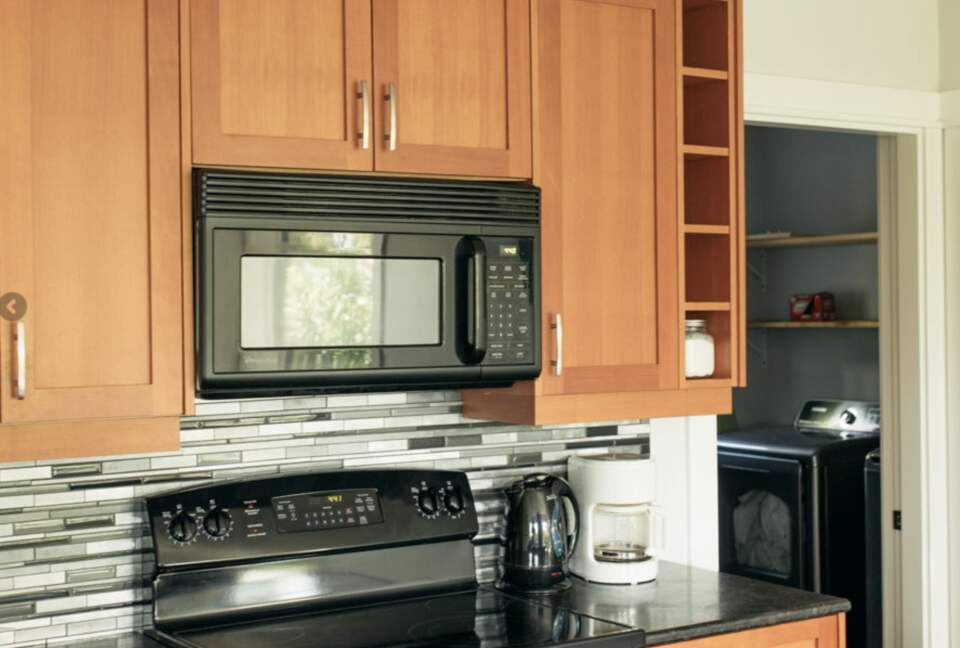 Jensen’s Bay Waterfront Wonderland - Tofino, Canada