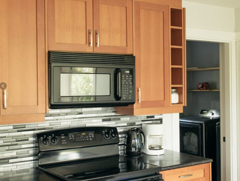 Jensen’s Bay Waterfront Wonderland - Tofino, Canada