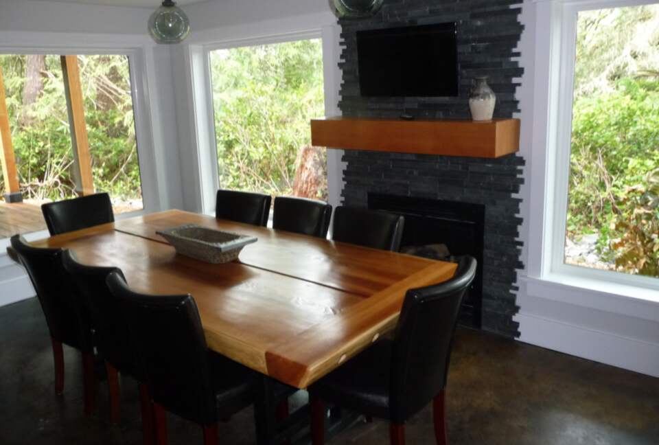 Jensen’s Bay Waterfront Wonderland - Tofino, Canada