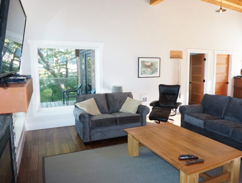 Jensen’s Bay Waterfront Wonderland - Tofino, Canada