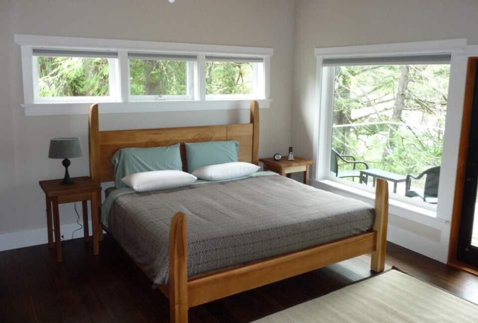 Jensen’s Bay Waterfront Wonderland - Tofino, Canada