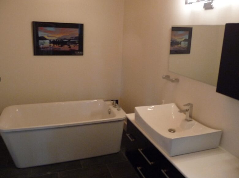 Jensen’s Bay Waterfront Wonderland - Tofino, Canada