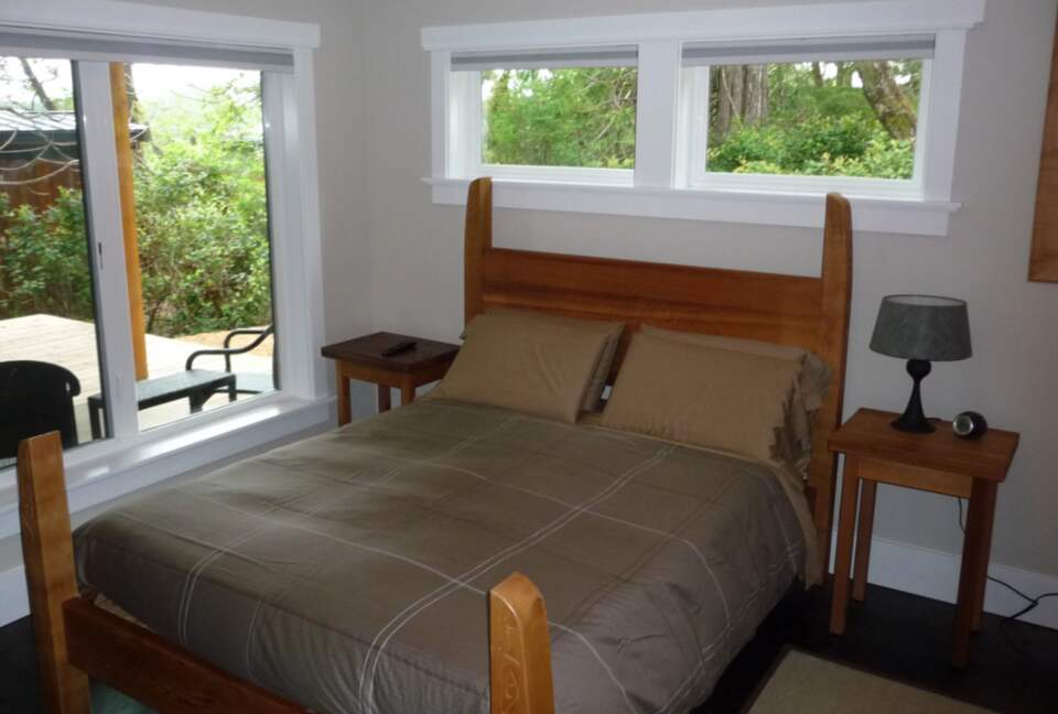 Jensen’s Bay Waterfront Wonderland - Tofino, Canada