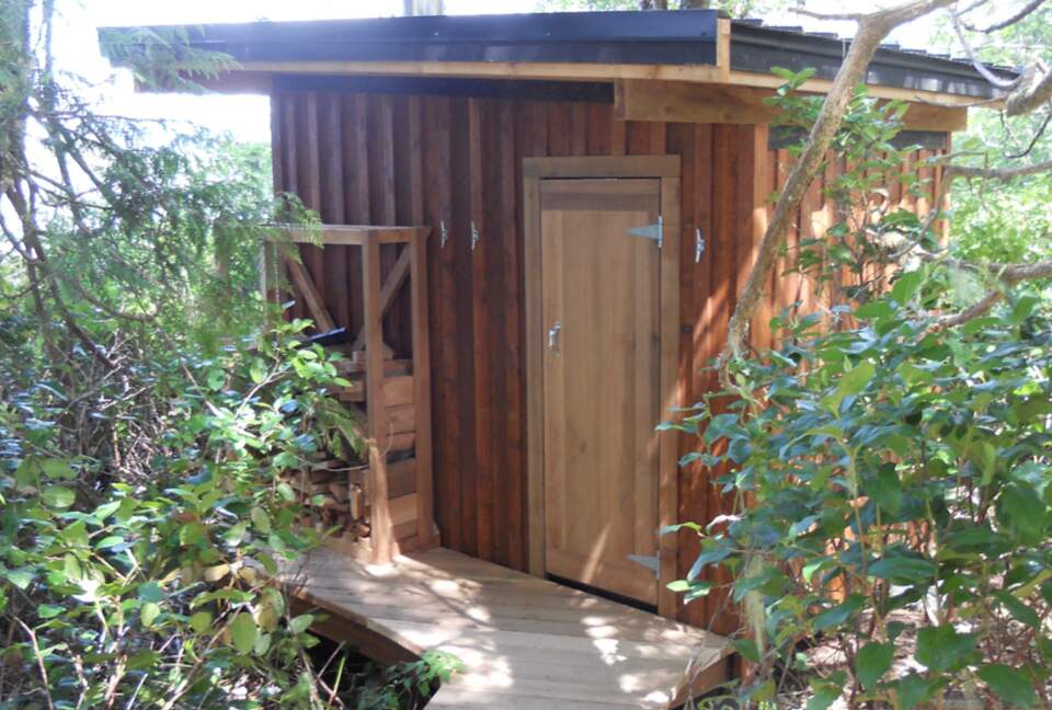 Jensen’s Bay Waterfront Wonderland - Tofino, Canada