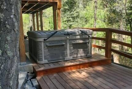 Riverbank Swank | Rustic Luxury Cabin with Hot Tub - Ruidoso, New Mexico