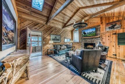 Riverbank Swank | Rustic Luxury Cabin with Hot Tub - Ruidoso, New Mexico