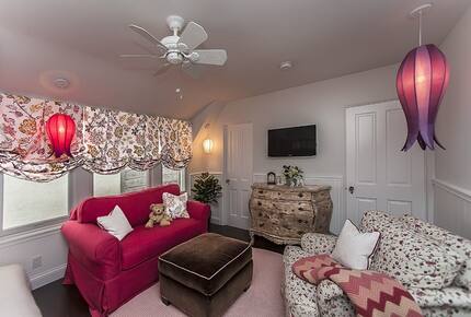 Malibu Beach Bungalow - Malibu, California