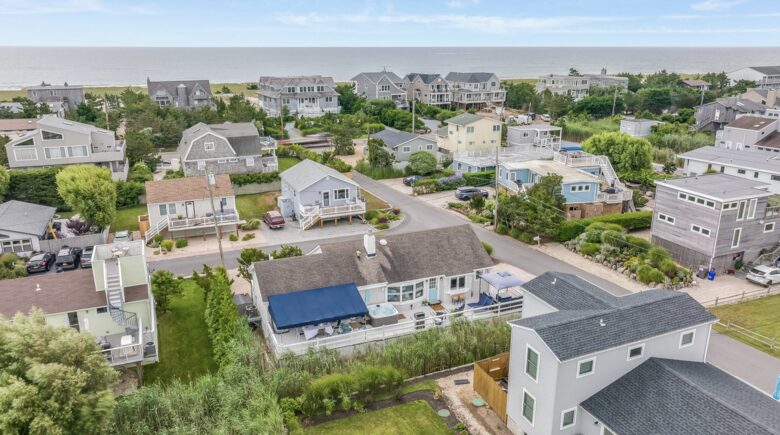 Dune Roe - Westhampton Beach, New York