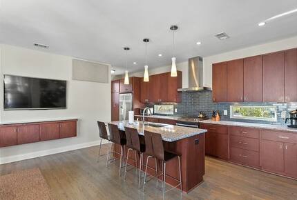 Nashville Executive Retreat | Between Music Row & Downtown - Nashville, Tennessee