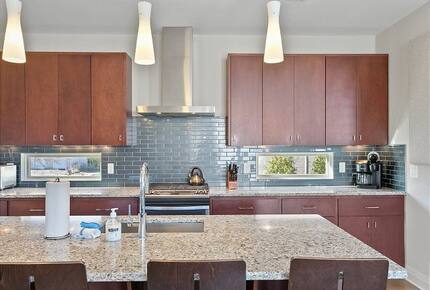 Nashville Executive Retreat | Between Music Row & Downtown - Nashville, Tennessee