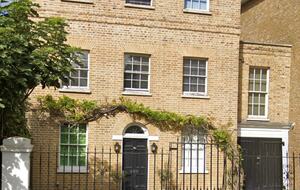 London Thames Retreat - London, United Kingdom