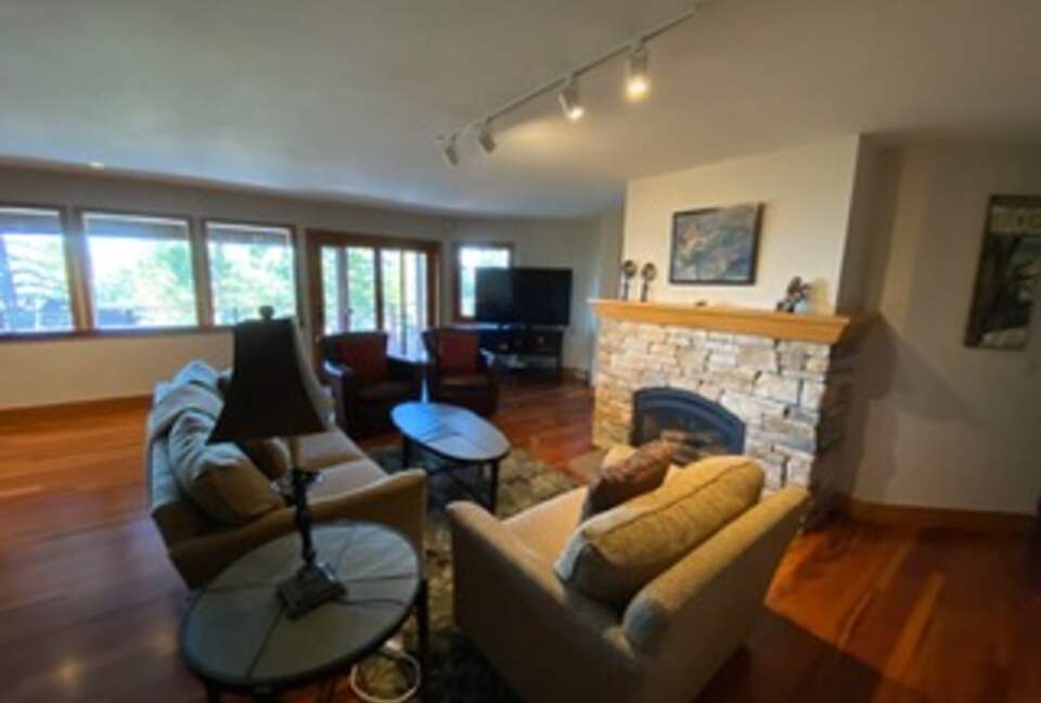 Spacious Mountain Home with Gorgeous Views - Truckee, California