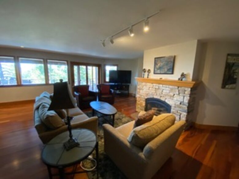 Spacious Mountain Home with Gorgeous Views - Truckee, California