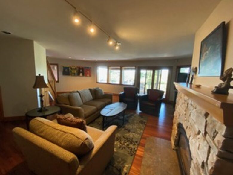 Spacious Mountain Home with Gorgeous Views - Truckee, California