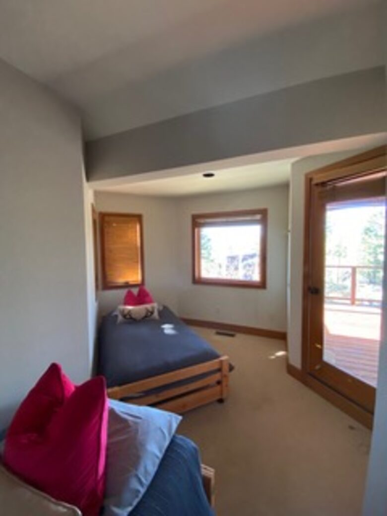 Spacious Mountain Home with Gorgeous Views - Truckee, California