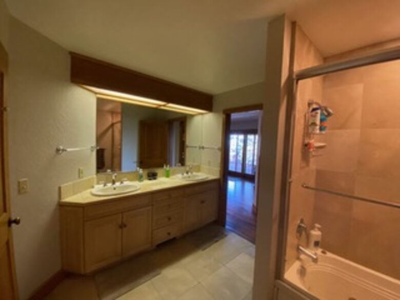 Spacious Mountain Home with Gorgeous Views - Truckee, California