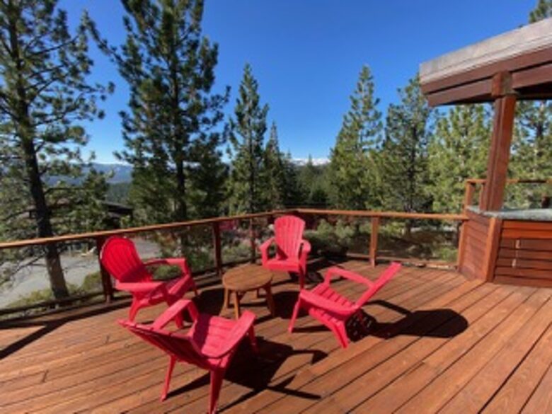 Spacious Mountain Home with Gorgeous Views - Truckee, California