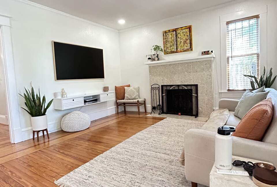 Craftsman Bungalow in Historic Kenwood - 3 Blocks to Central Ave! - St. Petersburg, Florida