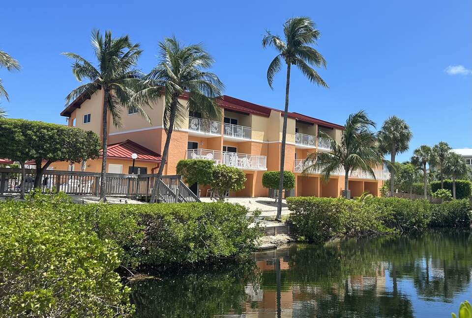 The backs of the units looking at the inland lake and bay