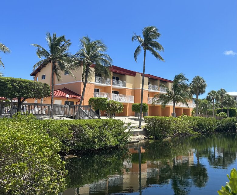 The backs of the units looking at the inland lake and bay