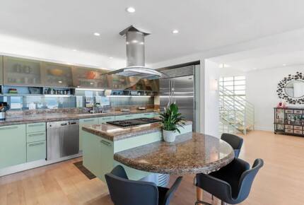 Le Reve Oceanfront Retreat - Oxnard, California