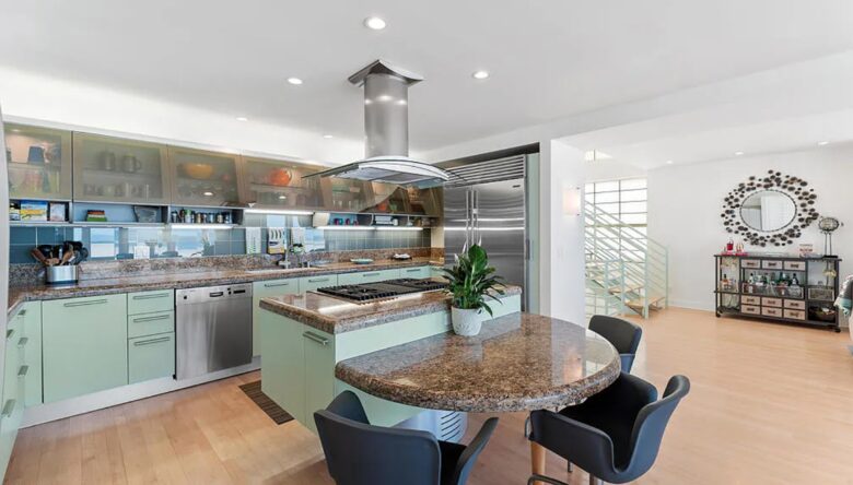 Le Reve Oceanfront Retreat - Oxnard, California