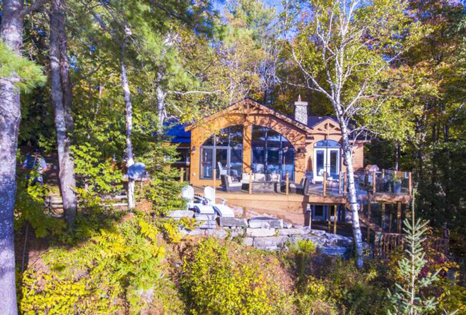 Sunset Luxury Cottage - Minden, Canada