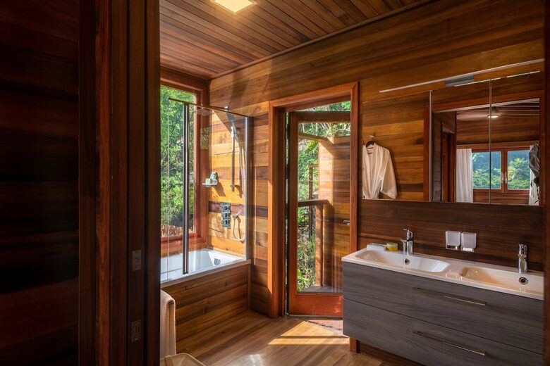 Secret Bay - Hillside Ti-Fèy Villa - Portsmouth, Dominica